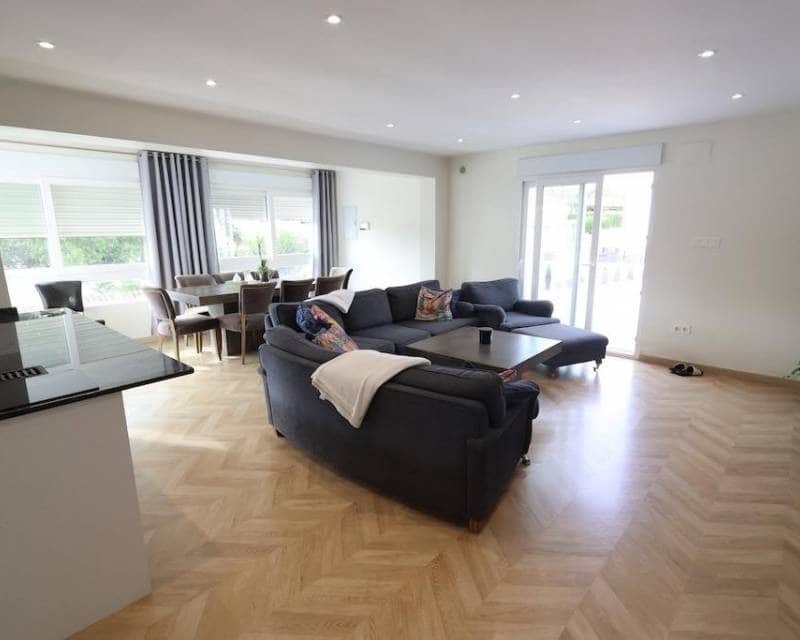 5 quarto Moradia para venda em Los Balcones com piscina garagem - 599 000 € (Ref: 10158147)