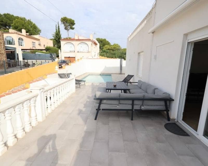 5 quarto Moradia para venda em Los Balcones com piscina garagem - 599 000 € (Ref: 10158147)