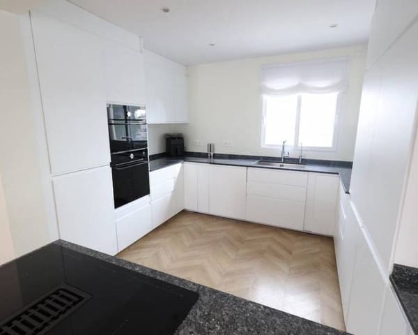5 quarto Moradia para venda em Los Balcones com piscina garagem - 599 000 € (Ref: 10158147)