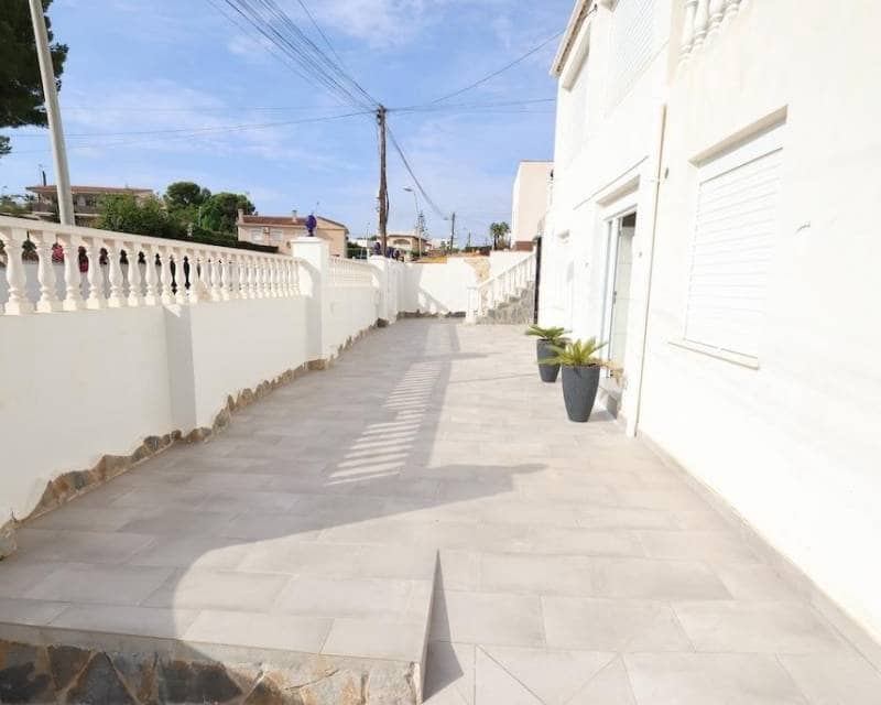 5 quarto Moradia para venda em Los Balcones com piscina garagem - 599 000 € (Ref: 10158147)