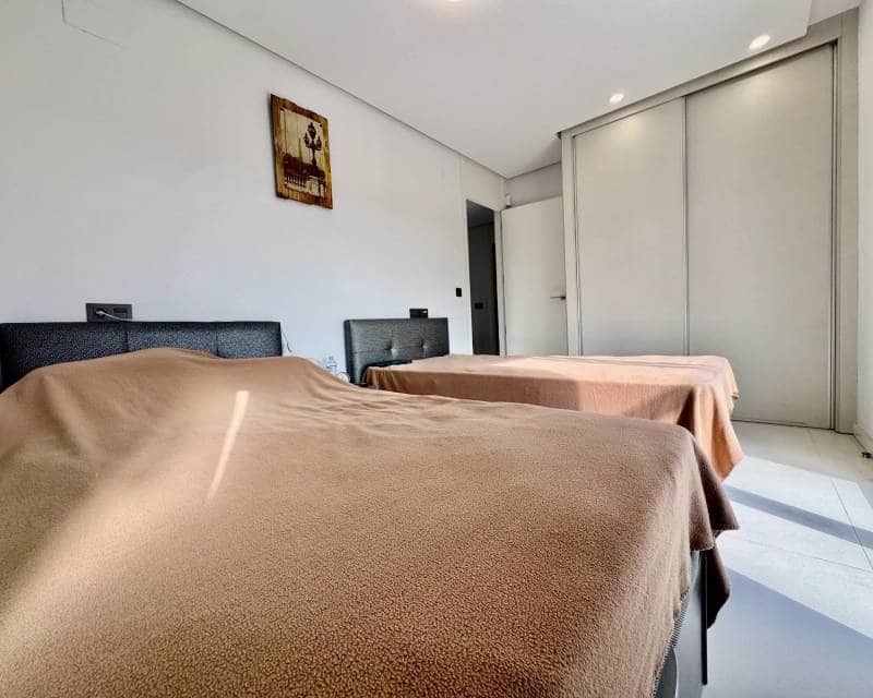 3 chambre Penthouse à vendre à Mil Palmeras avec piscine - 630 000 € (Ref: 10158369)
