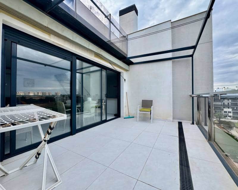 3 chambre Penthouse à vendre à Mil Palmeras avec piscine - 630 000 € (Ref: 10158369)
