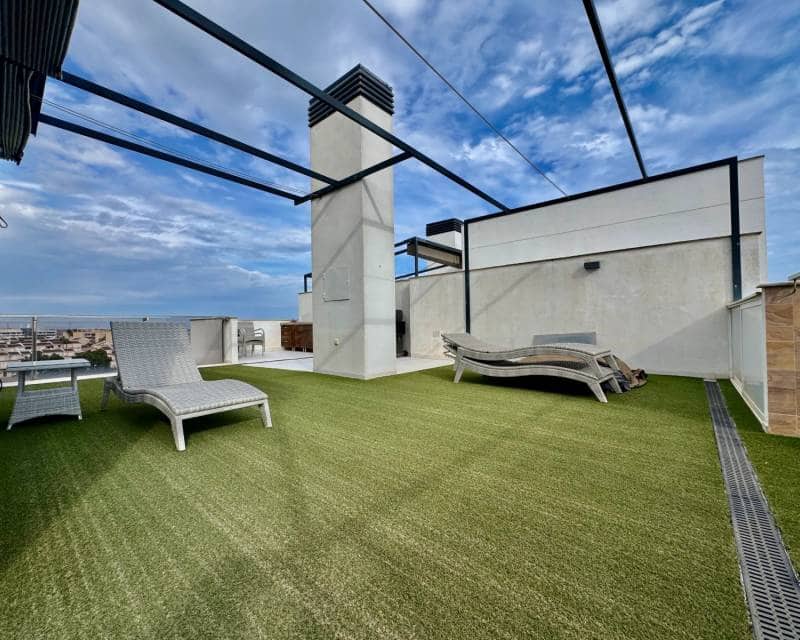 3 chambre Penthouse à vendre à Mil Palmeras avec piscine - 630 000 € (Ref: 10158369)