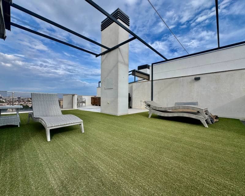 3 chambre Penthouse à vendre à Mil Palmeras avec piscine - 630 000 € (Ref: 10158369)