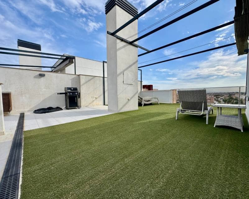 3 chambre Penthouse à vendre à Mil Palmeras avec piscine - 630 000 € (Ref: 10158369)