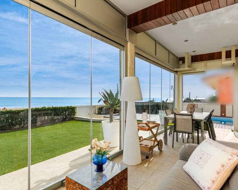 4 bedroom Villa for sale in Guardamar del Segura with pool garage - € 1,750,000 (Ref: 10160182)