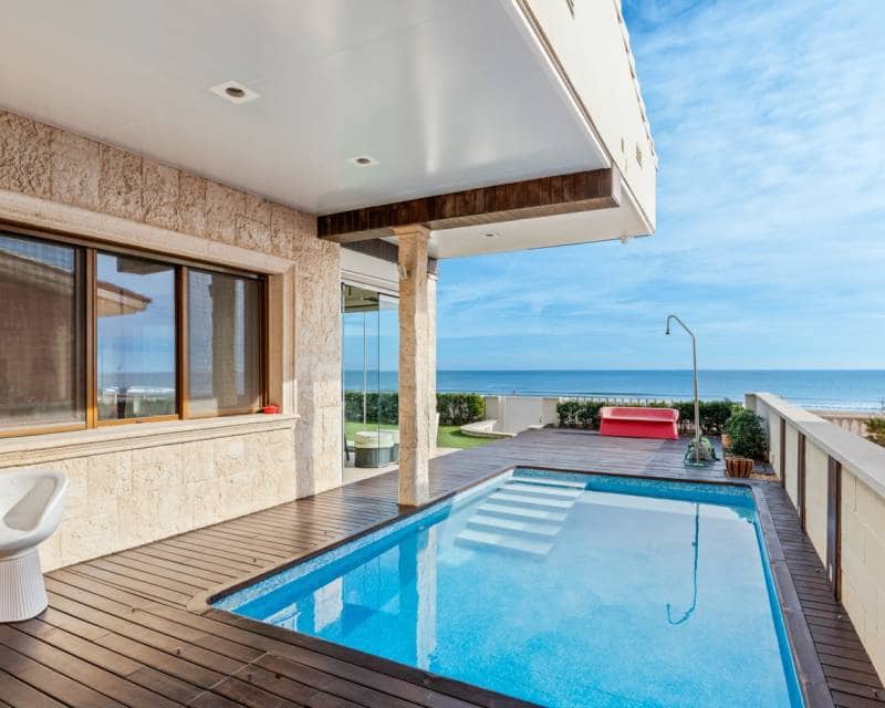 4 bedroom Villa for sale in Guardamar del Segura with pool garage - € 1,750,000 (Ref: 10160182)