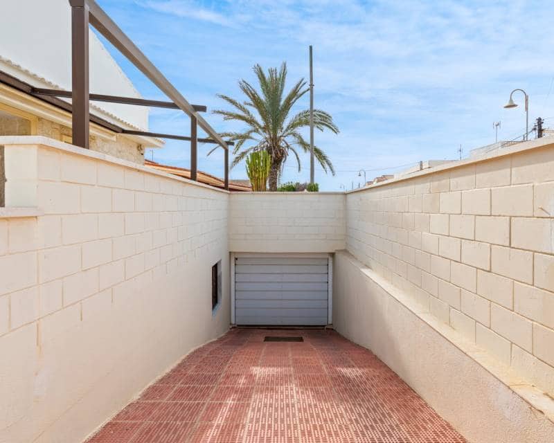 4 bedroom Villa for sale in Guardamar del Segura with pool garage - € 1,750,000 (Ref: 10160182)
