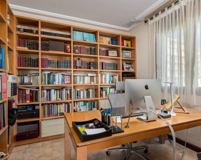 4 bedroom Villa for sale in Guardamar del Segura with pool garage - € 1,750,000 (Ref: 10160182)