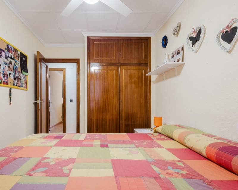 3 bedroom Apartment for sale in Torrevieja with pool - € 232,000 (Ref: 10163436)