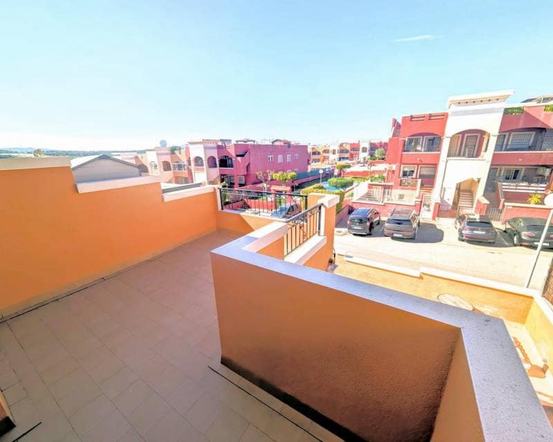 3 soveværelse Byhus til salg i Dream Hills med swimmingpool - € 249.000 (Ref: 10163550)