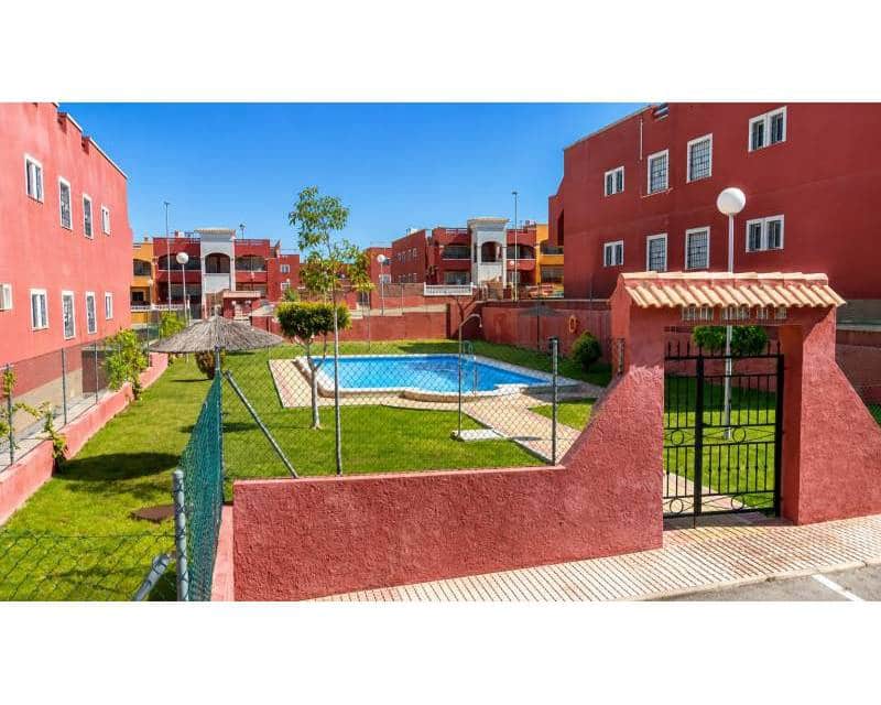 3 soveværelse Byhus til salg i Dream Hills med swimmingpool - € 249.000 (Ref: 10163550)