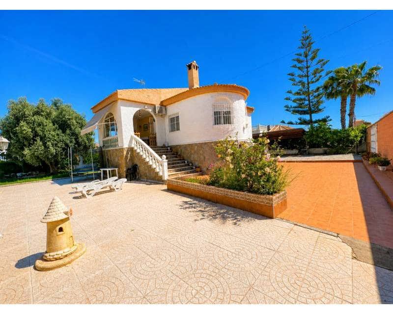 5 sovrum Villa till salu i La Siesta med pool garage - 389 000 € (Ref: 10165386)