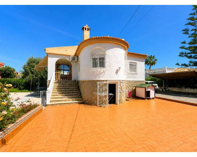 5 sovrum Villa till salu i La Siesta med pool garage - 389 000 € (Ref: 10165386)