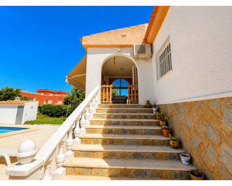 5 sovrum Villa till salu i La Siesta med pool garage - 389 000 € (Ref: 10165386)