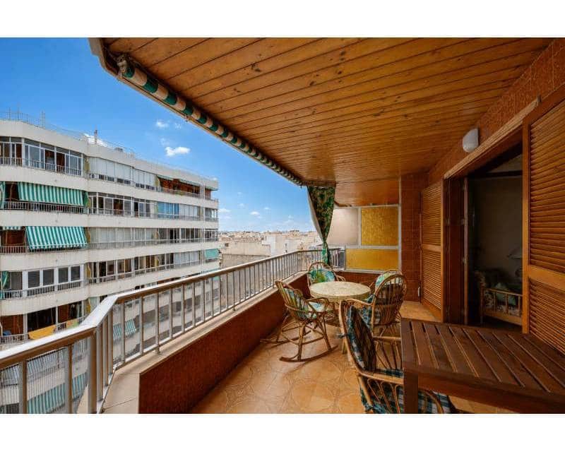 Apartamento de 3 habitaciones en Torrevieja en venta con piscina garaje - 249.000 € (Ref: 10165387)