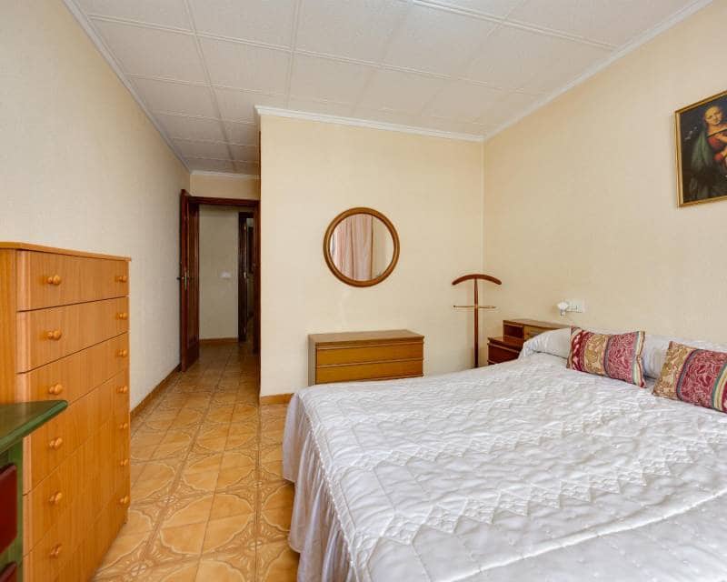Apartamento de 3 habitaciones en Torrevieja en venta con piscina garaje - 249.000 € (Ref: 10165387)