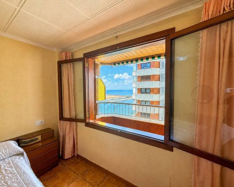Apartamento de 3 habitaciones en Torrevieja en venta con piscina garaje - 249.000 € (Ref: 10165387)