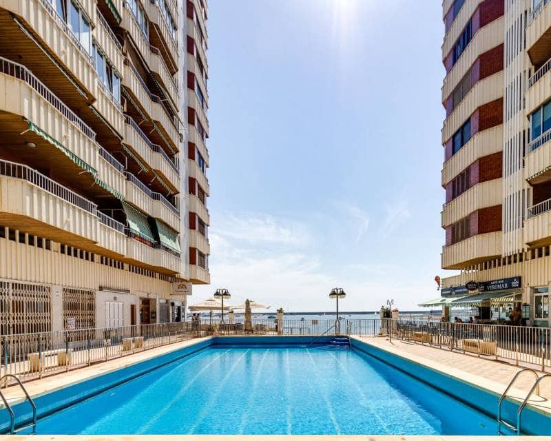 Apartamento de 3 habitaciones en Torrevieja en venta con piscina garaje - 249.000 € (Ref: 10165387)