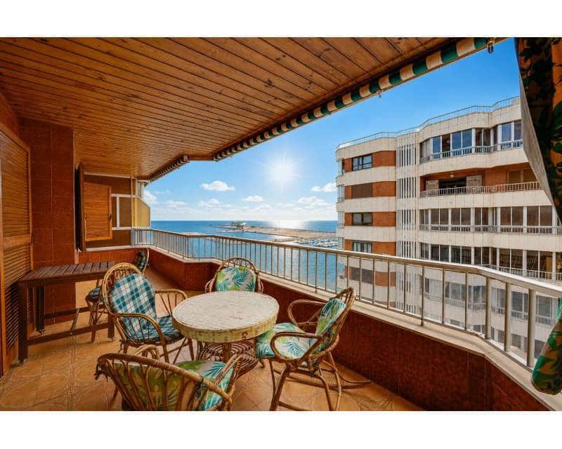 Apartamento de 3 habitaciones en Torrevieja en venta con piscina garaje - 249.000 € (Ref: 10165387)