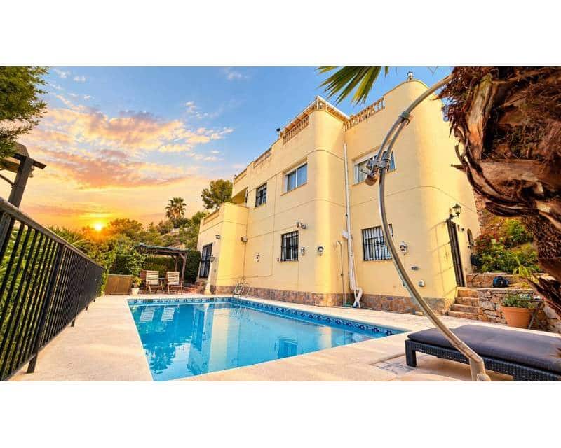 5 Zimmer Villa zu verkaufen in Las Ramblas Golf mit Pool - 635.000 € (Ref: 10165481)