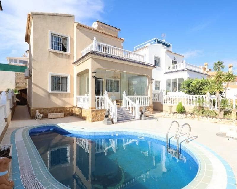 3 soverom Villa til salgs i Filipinas med svømmebasseng - € 360 000 (Ref: 10167152)