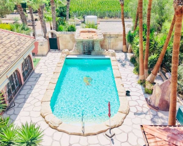 Chalet de 5 habitaciones en Daya Vieja en venta con piscina garaje - 749.000 € (Ref: 10167158)