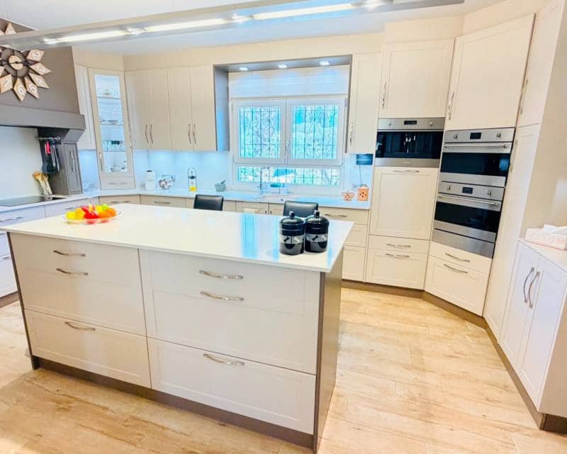 5 soverom Villa til salgs i Daya Vieja med svømmebasseng garasje - € 749 000 (Ref: 10167158)