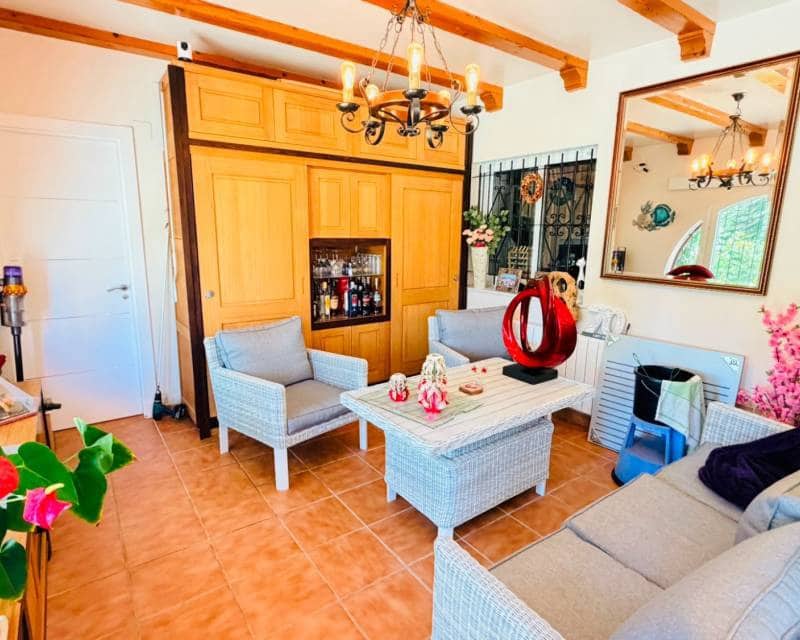 5 soverom Villa til salgs i Daya Vieja med svømmebasseng garasje - € 749 000 (Ref: 10167158)