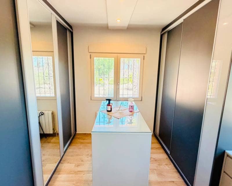 5 soverom Villa til salgs i Daya Vieja med svømmebasseng garasje - € 749 000 (Ref: 10167158)