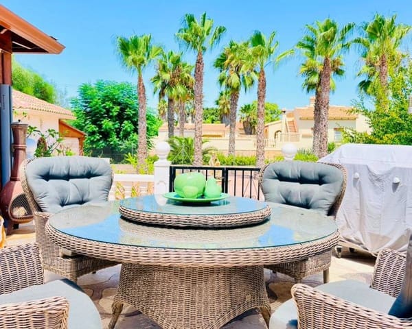 Chalet de 5 habitaciones en Daya Vieja en venta con piscina garaje - 749.000 € (Ref: 10167158)