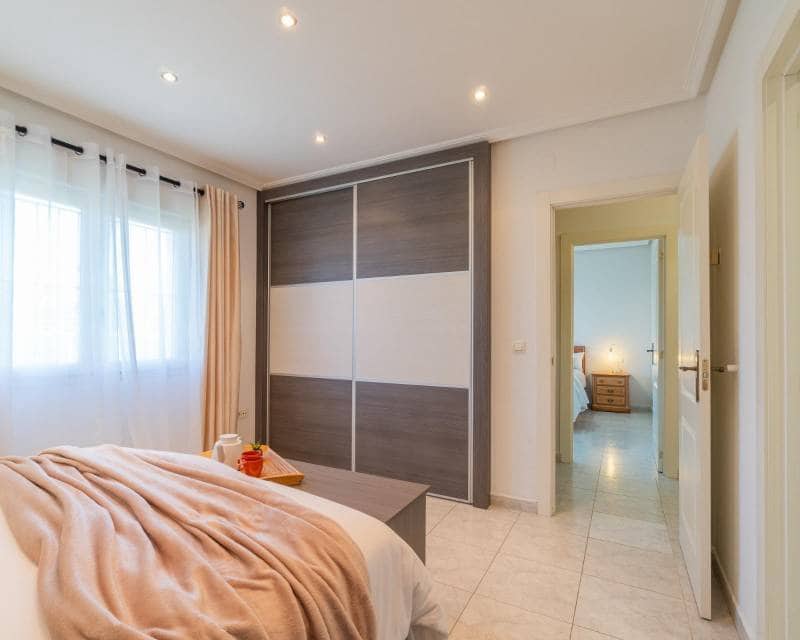 3 slaapkamer Villa te koop in Playa Flamenca met zwembad garage - € 520.000 (Ref: 10167474)