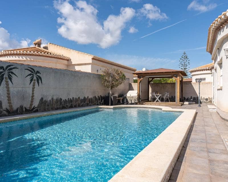 3 slaapkamer Villa te koop in Playa Flamenca met zwembad garage - € 520.000 (Ref: 10167474)