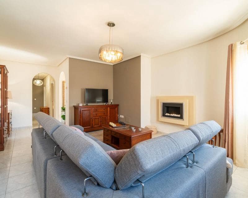 3 slaapkamer Villa te koop in Playa Flamenca met zwembad garage - € 520.000 (Ref: 10167474)