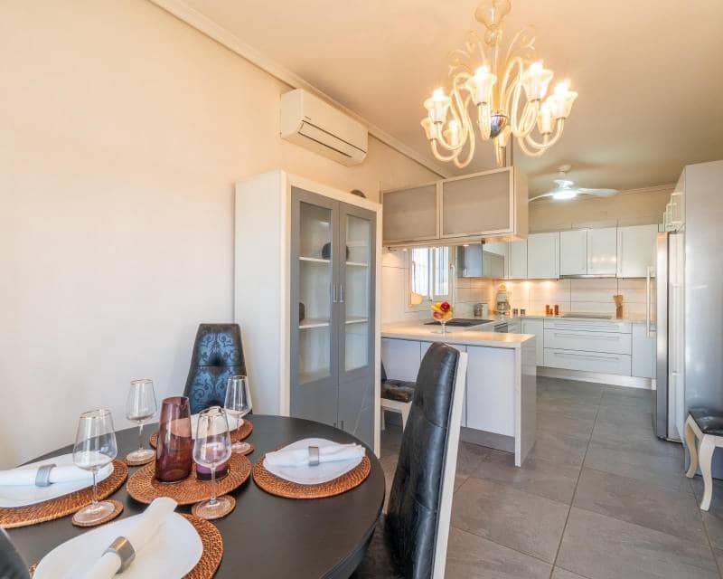 3 slaapkamer Villa te koop in Playa Flamenca met zwembad garage - € 520.000 (Ref: 10167474)