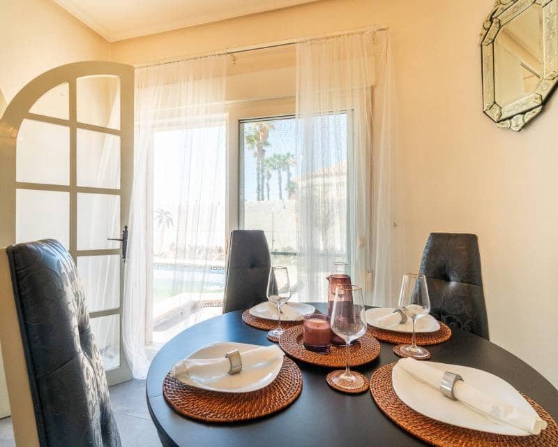 3 slaapkamer Villa te koop in Playa Flamenca met zwembad garage - € 520.000 (Ref: 10167474)