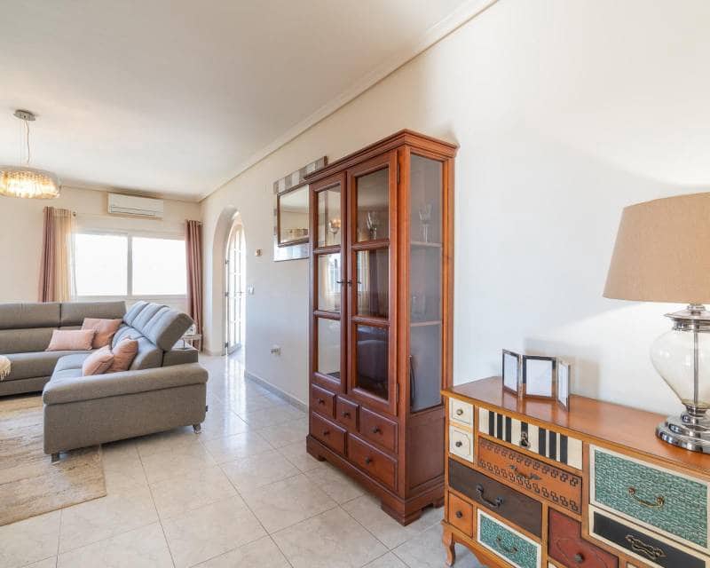 3 slaapkamer Villa te koop in Playa Flamenca met zwembad garage - € 520.000 (Ref: 10167474)