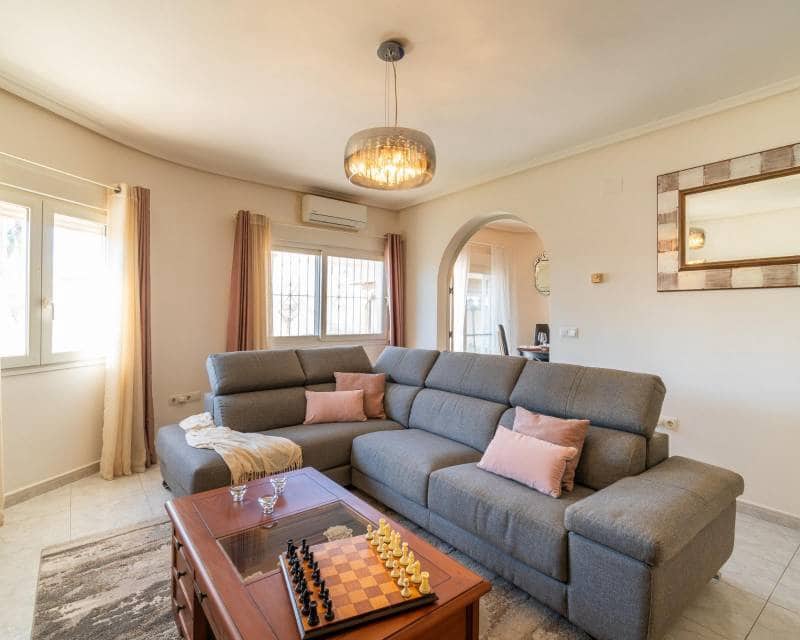 3 slaapkamer Villa te koop in Playa Flamenca met zwembad garage - € 520.000 (Ref: 10167474)