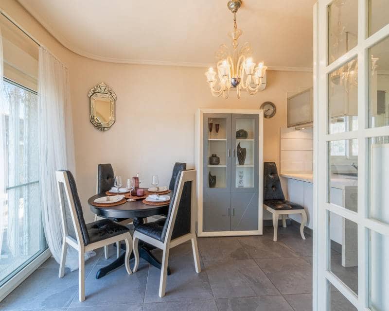 3 slaapkamer Villa te koop in Playa Flamenca met zwembad garage - € 520.000 (Ref: 10167474)