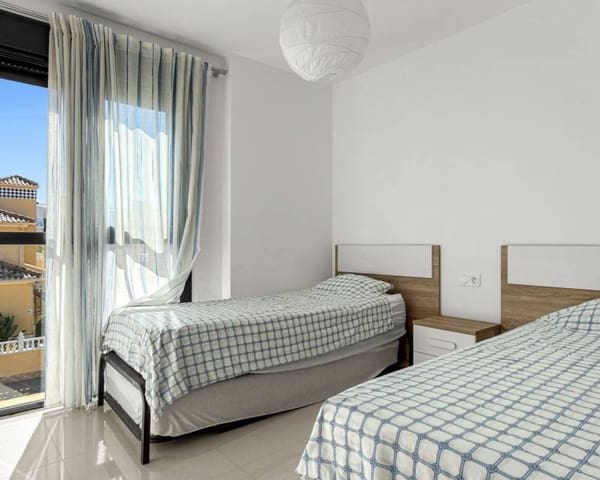 3 soverom Leilighet til salgs i La Zenia, Orihuela med svømmebasseng garasje - € 510 000 (Ref: 10169413)
