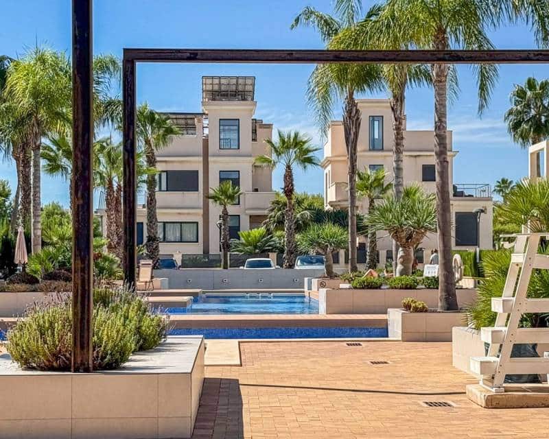 3 soverom Leilighet til salgs i La Zenia med svømmebasseng garasje - € 510 000 (Ref: 10169413)