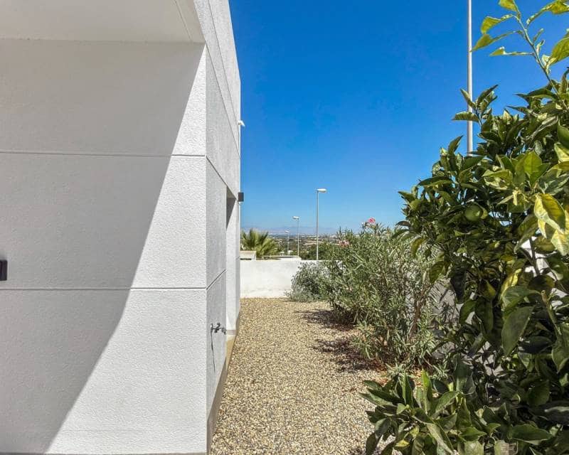 4 bedroom Villa for sale in Ciudad Quesada with pool garage - € 650,000 (Ref: 10169414)
