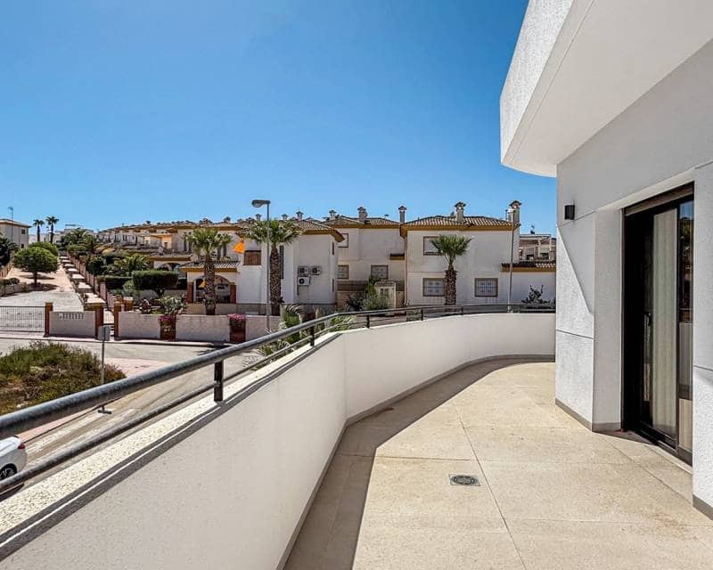 4 bedroom Villa for sale in Ciudad Quesada with pool garage - € 650,000 (Ref: 10169414)