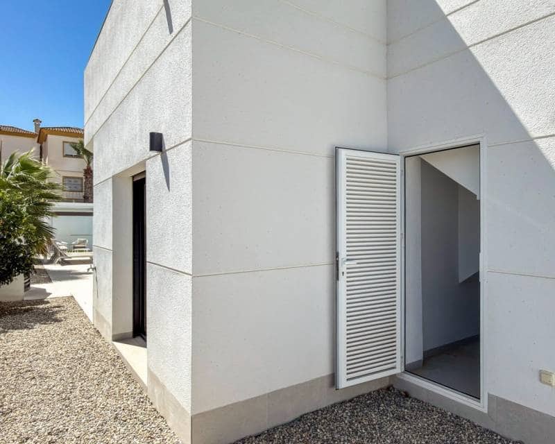 4 bedroom Villa for sale in Ciudad Quesada with pool garage - € 650,000 (Ref: 10169414)