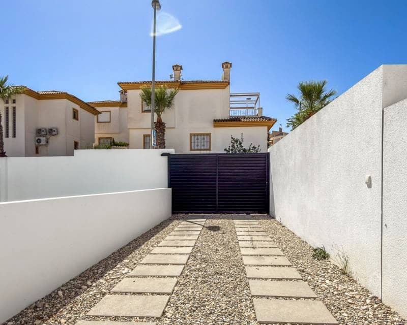 4 bedroom Villa for sale in Ciudad Quesada with pool garage - € 650,000 (Ref: 10169414)