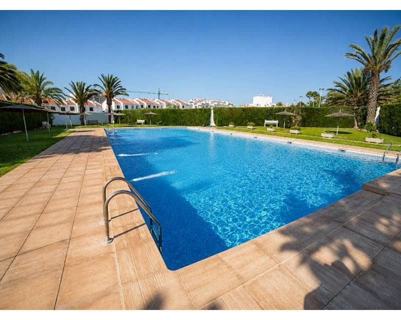 3 soveværelse Byhus til salg i Torrevieja med swimmingpool - € 539.000 (Ref: 10171845)