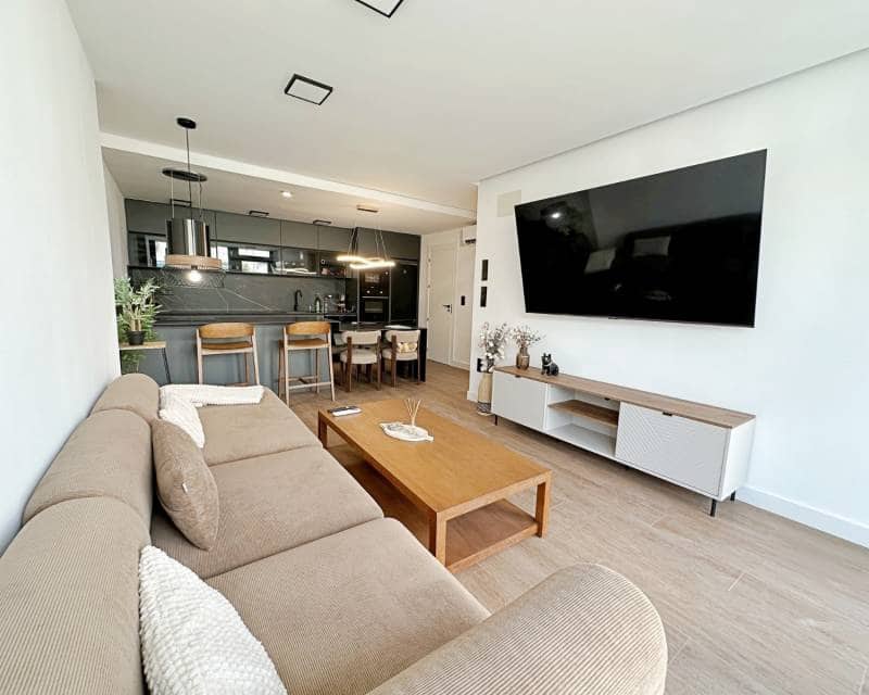 3 soveværelse Byhus til salg i Torrevieja med swimmingpool - € 539.000 (Ref: 10171845)