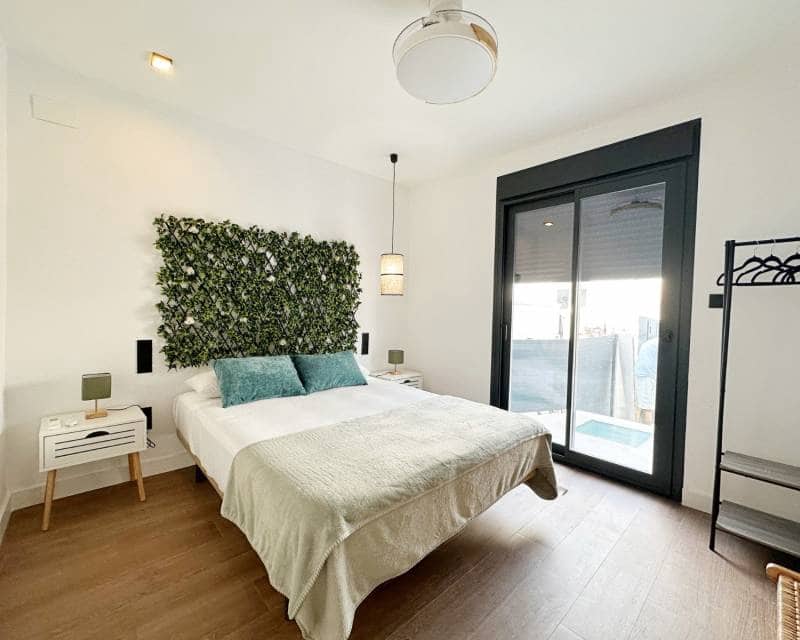 3 soveværelse Byhus til salg i Torrevieja med swimmingpool - € 539.000 (Ref: 10171845)