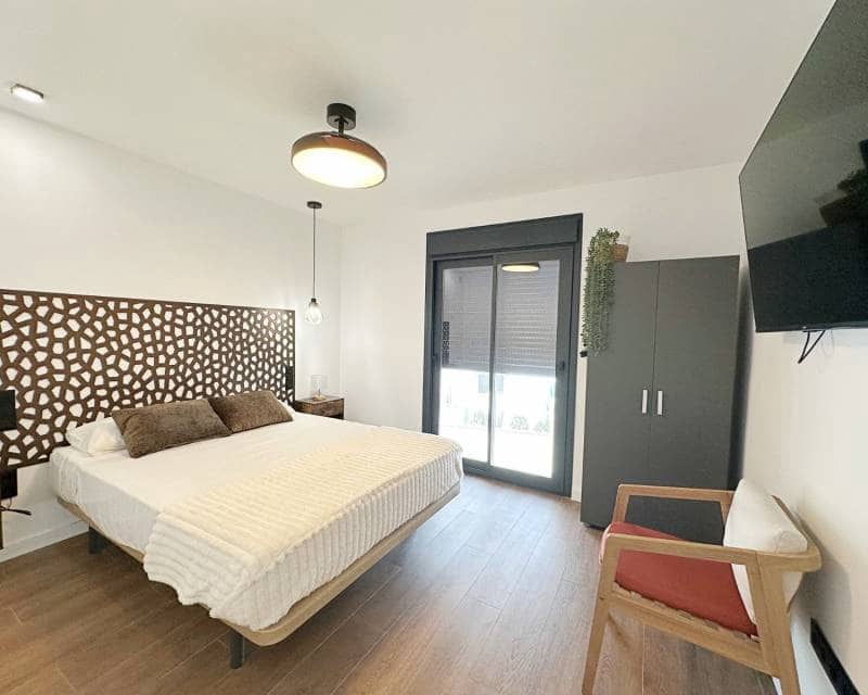 3 soveværelse Byhus til salg i Torrevieja med swimmingpool - € 539.000 (Ref: 10171845)