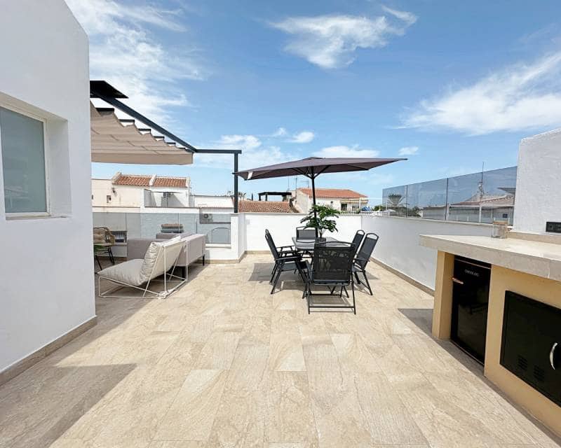 3 soveværelse Byhus til salg i Torrevieja med swimmingpool - € 539.000 (Ref: 10171845)